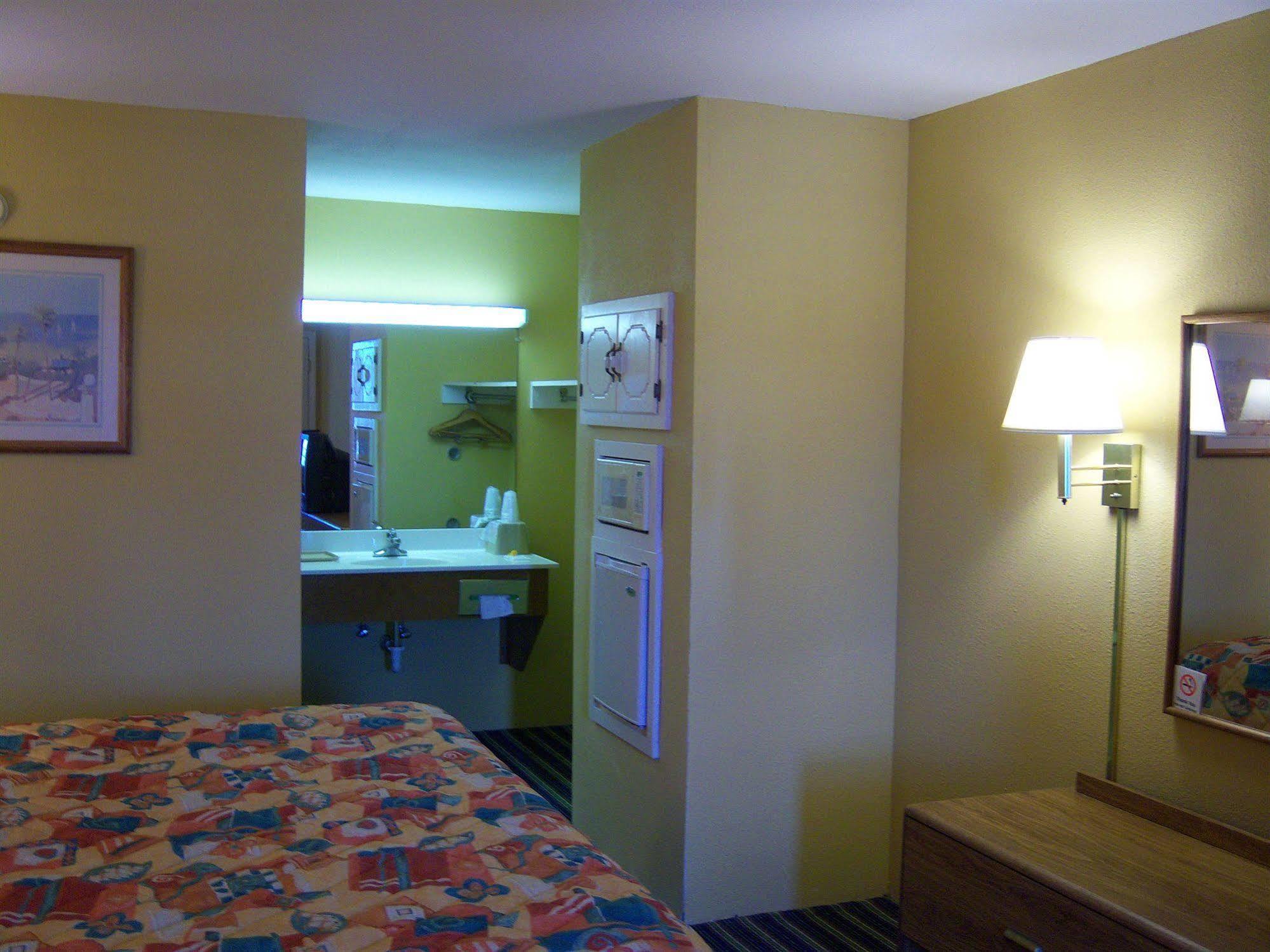 Days Inn Guntersville Bagian luar foto